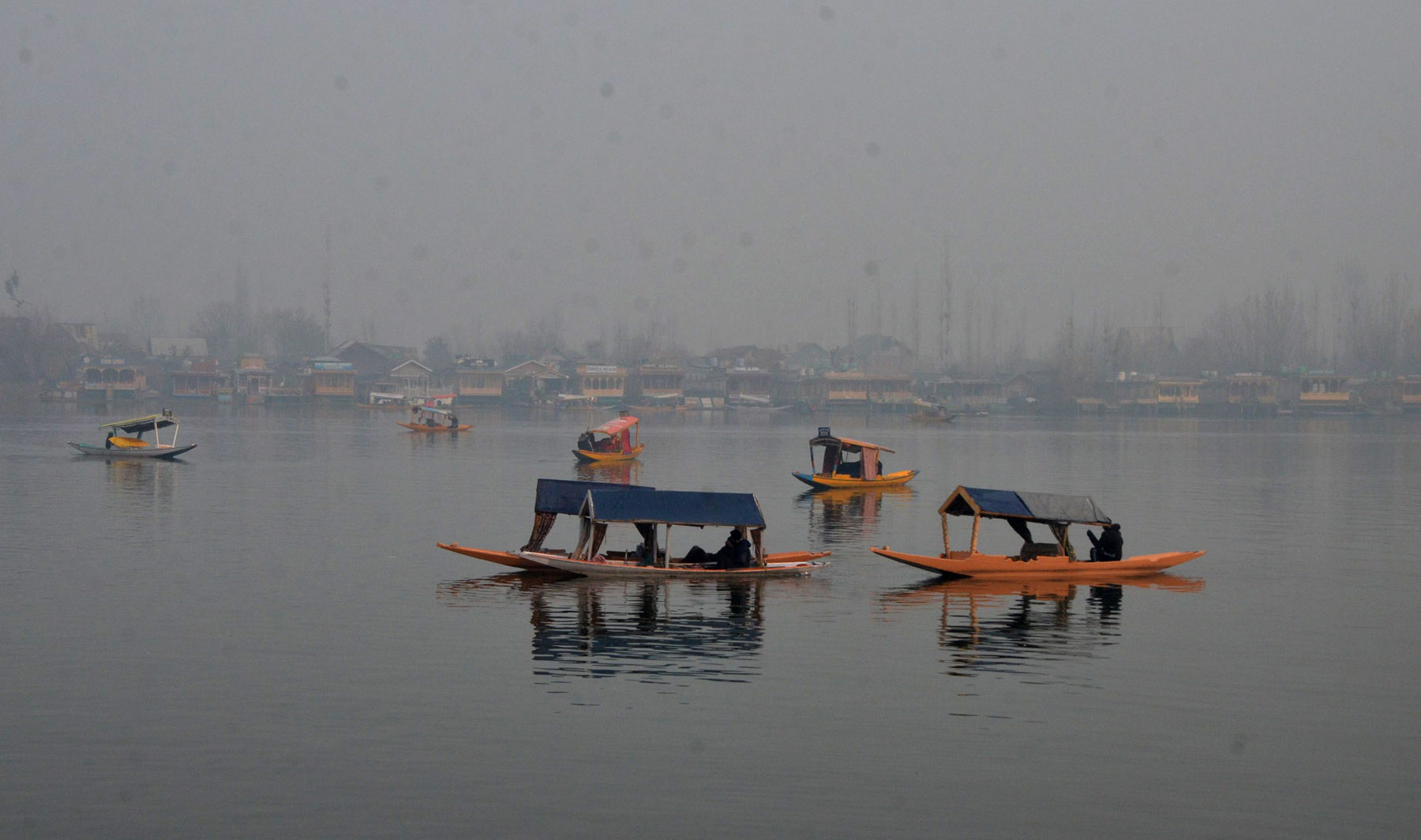 Cold weather conditions improve in Kashmir, Srinagar records 0.4 deg C